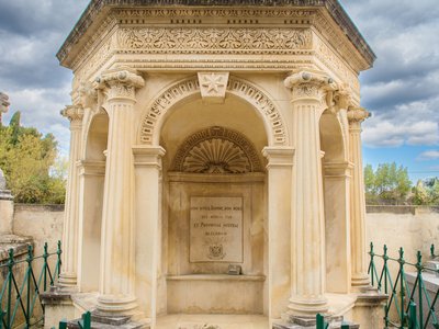 Tombeau de Frédéric Mistral