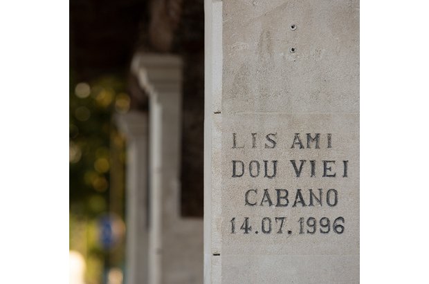 Vieux lavoir à Cabannes