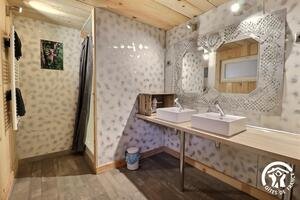 Les Truck Lodges des Animaux et Marino