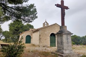 Noves de croix en croix, entre histoire et paysages