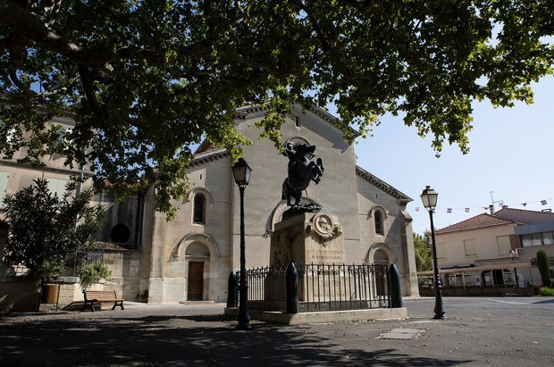 Église Saint-Pierre à Rognonas