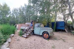 Les Truck Lodges des Animaux et Marino