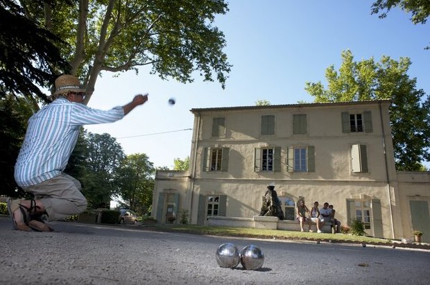 Partie de pétanque, Cabannes