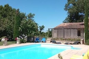 Sous les chênes en Provence