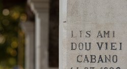 Vieux lavoir à Cabannes