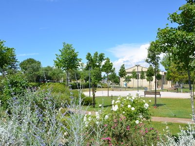 Aire de pique-nique Esplanade de la Gare et Jardin Frédéric Mistral