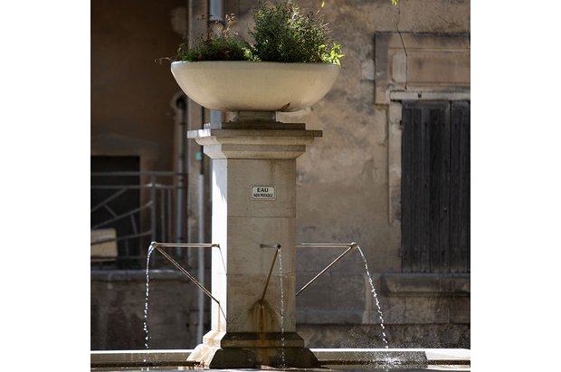 Fontaine en centre ville de Rognonas