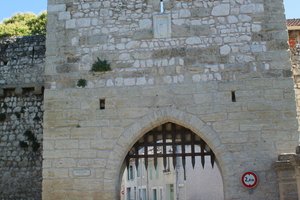 Remparts et portes médiévales