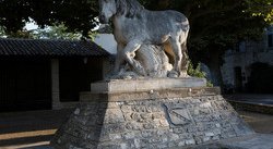 Statue cheval de trait à Mollégès