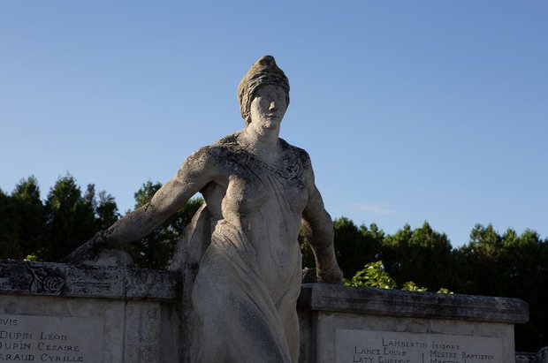 Monuments aux morts à Plan d'Orgon